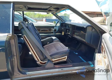 1984 Oldsmobile Toronado Brougham z USA, uszkodzony, nr VIN 1G3AZ57YXEE303252